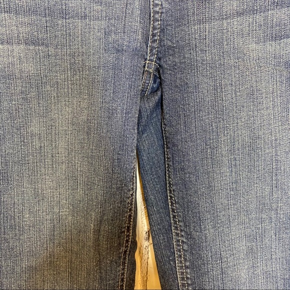 White House Black Market acid wash crop jeans Sz 2 - Picture 5 of 9